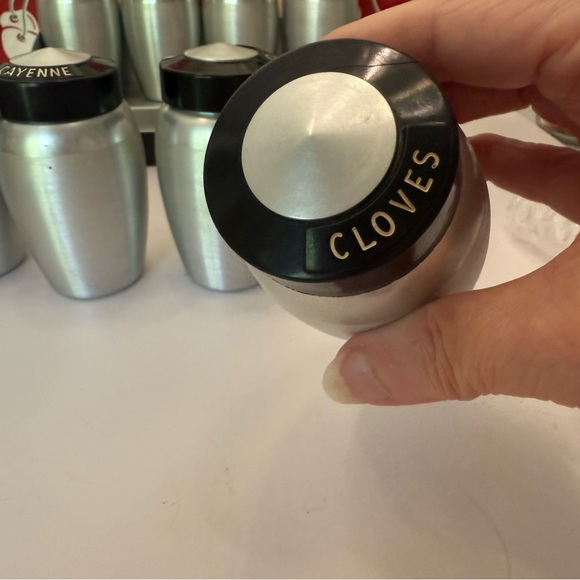 Vintage Kromex silver black lids spice set with rack 8 spices - Picture 7 of 14